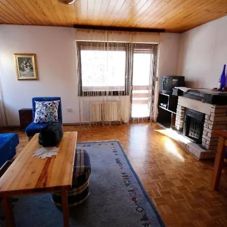 Apartman Kosuta Apartment *